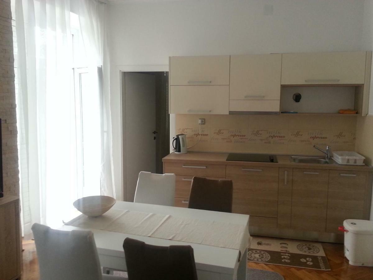 Apartment Sandra 2+2 *** Crikvenica Exterior foto